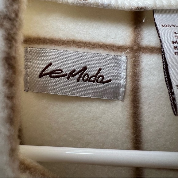 Women’s LeModa Cape Wrap Poncho Type Jacket White Brown Soft Warm - Picture 2 of 8